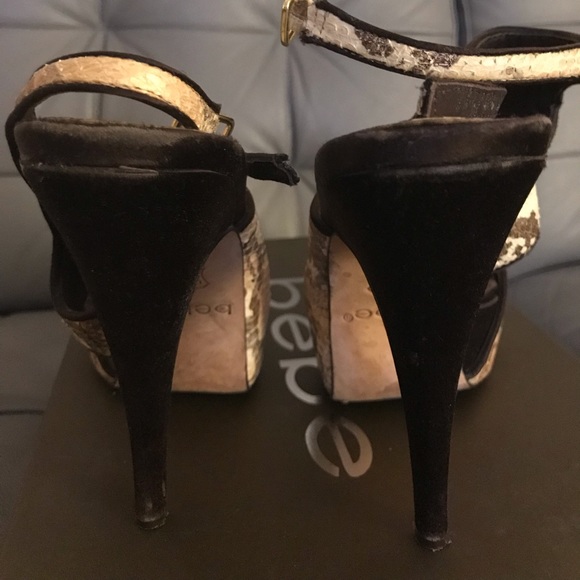 Bebe Stacia Snake Print Sandal - Picture 5 of 8